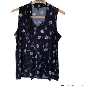 Banana Republic sleeveless black/white blouse, size small